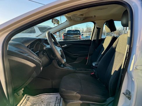 Used 2016 Ford Focus SE w/ Reverse Sensing Package image 19