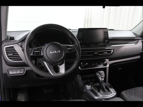 Used 2022 Kia Seltos LX AWD/4WD image 6