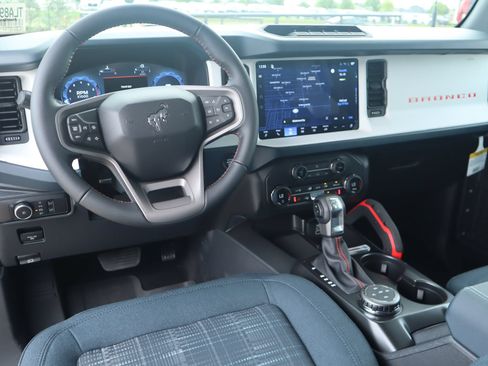 New 2026 Ford Bronco Heritage Edition AWD/4WD image 2