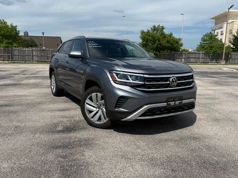 Used 2020 Volkswagen Atlas Cross Sport SE w/ Panoramic Sunroof Package FWD image 1