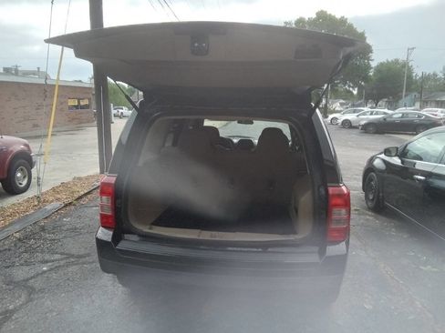 Used 2014 Jeep Patriot Sport w/ Power Value Group FWD image 8