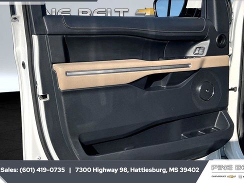 Used 2024 Ford Expedition Limited AWD/4WD image 19