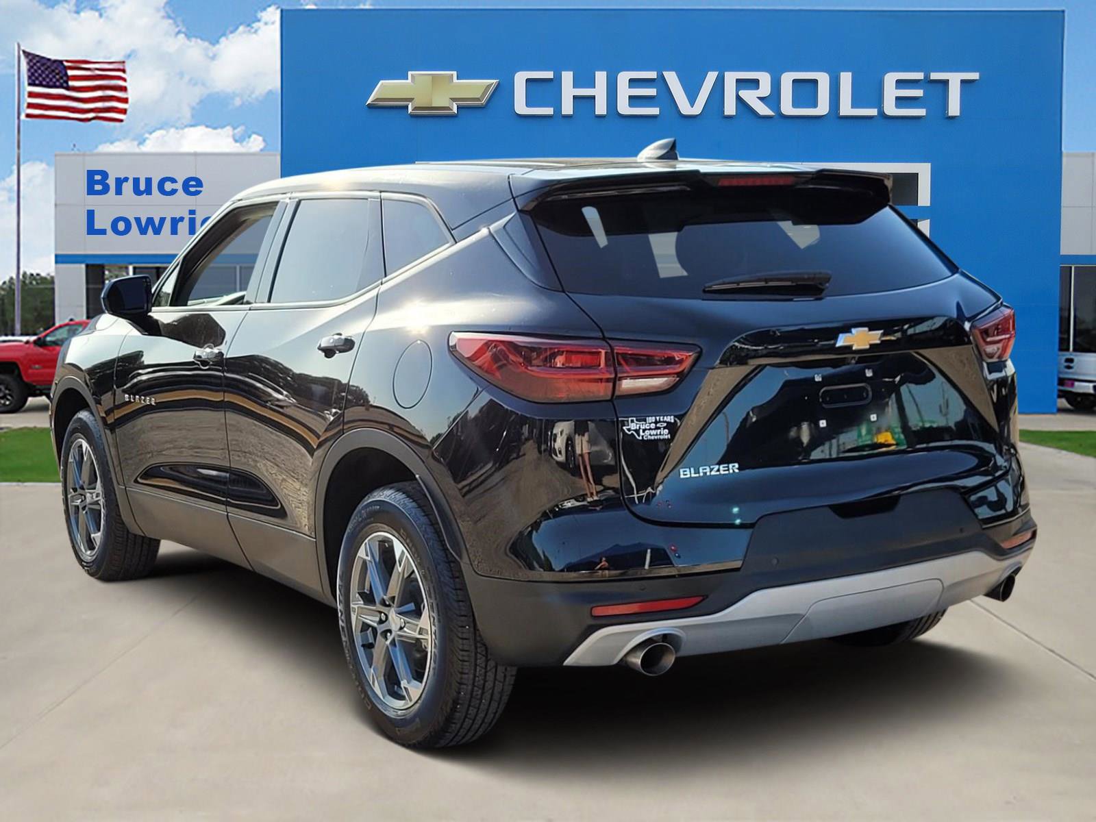 Used 2026 Chevrolet Blazer LT FWD image 4