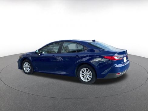 Used 2025 Toyota Camry LE image 10