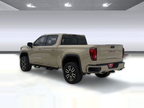 Used 2023 GMC Sierra 1500 AT4 w/ AT4 Premium Package AWD/4WD image 3
