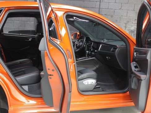 Used 2023 Porsche Macan GTS w/ Premium Package Plus image 33