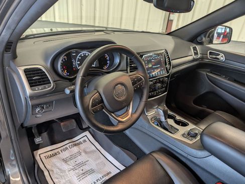 Used 2019 Jeep Grand Cherokee Limited w/ Luxury Group II AWD/4WD image 4