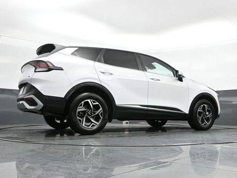 Used 2025 Kia Sportage LX AWD/4WD image 42