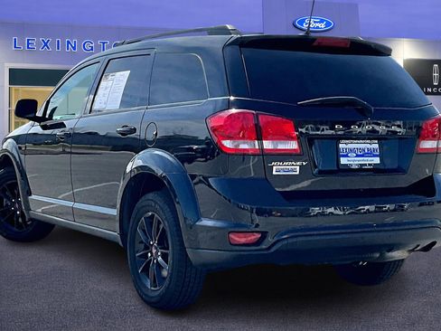 Used 2019 Dodge Journey SE w/ Premium Group image 4