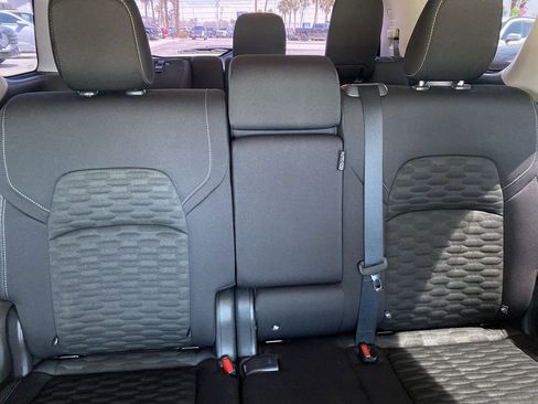Used 2022 Nissan Pathfinder SV FWD image 26