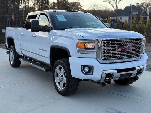 Used 2015 GMC Sierra 2500 Denali w/ Duramax Plus Package image 1