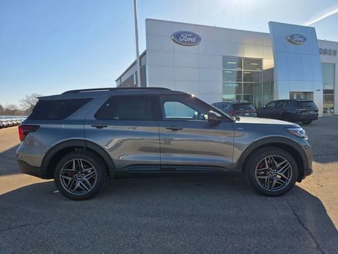 New 2026 Ford Explorer ST-Line w/ ST-Line Street Pack image 33