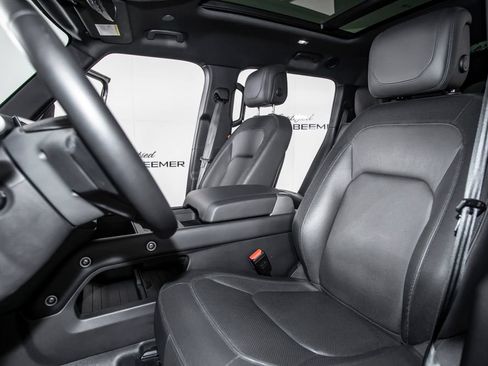 Used 2024 Land Rover Defender 130 X-Dynamic SE AWD/4WD image 14