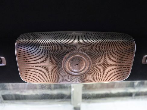 Used 2022 Mercedes-Benz S 580 4MATIC Sedan w/ AMG Line Package image 16