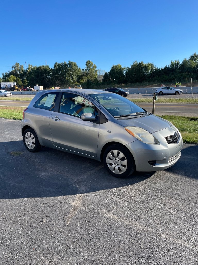 Used 2008 Toyota Yaris 2-Door Hatchback FWD image 7