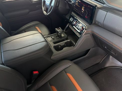Used 2025 GMC Sierra 1500 AT4 AWD/4WD image 17