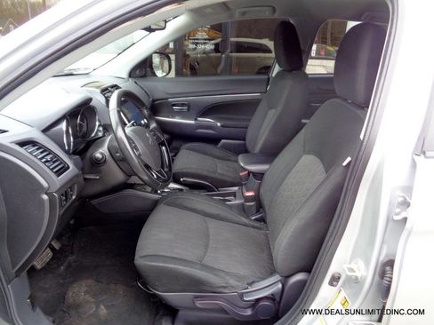 Used 2020 Mitsubishi Outlander Sport SE image 9