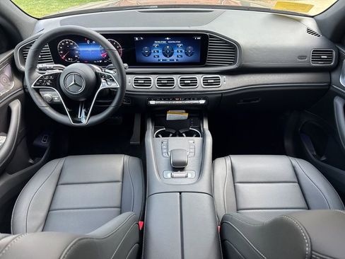 Certified 2025 Mercedes-Benz GLS 450 4MATIC image 23