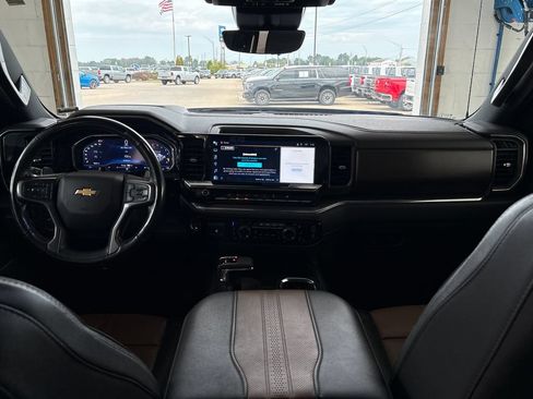 Used 2024 Chevrolet Silverado 1500 High Country w/ High Country Premium Package AWD/4WD image 18