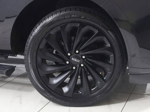 Used 2020 Lincoln Navigator L Reserve w/ Equipment Group 208A Reserve image 17