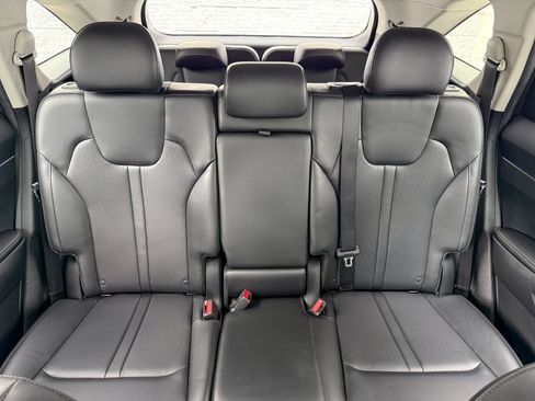 Used 2023 Kia Sorento S w/ Panoramic Sunroof Package AWD/4WD image 13
