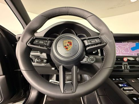 Certified 2026 Porsche Macan AWD/4WD image 36