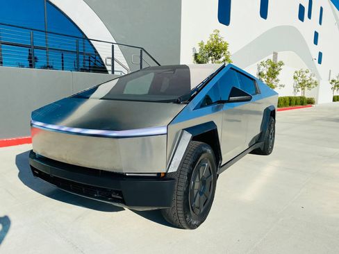 Used 2024 Tesla Cybertruck AWD Crew Cab image 1