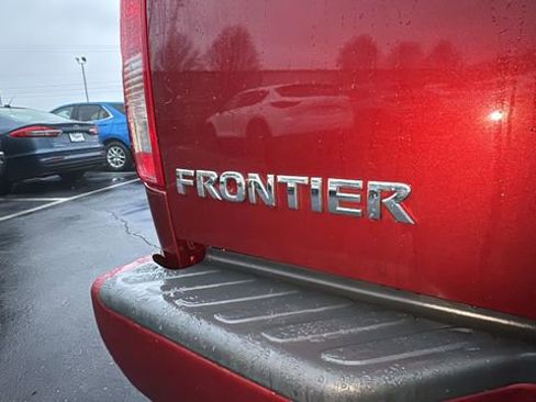 Used 2018 Nissan Frontier S image 30