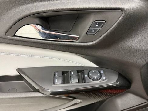 Certified 2024 Chevrolet Trax LT FWD image 20