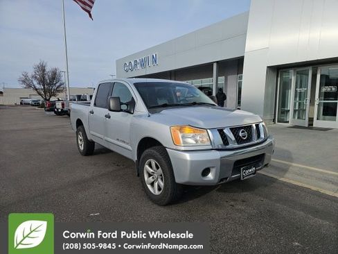 Used 2011 Nissan Titan S image 4