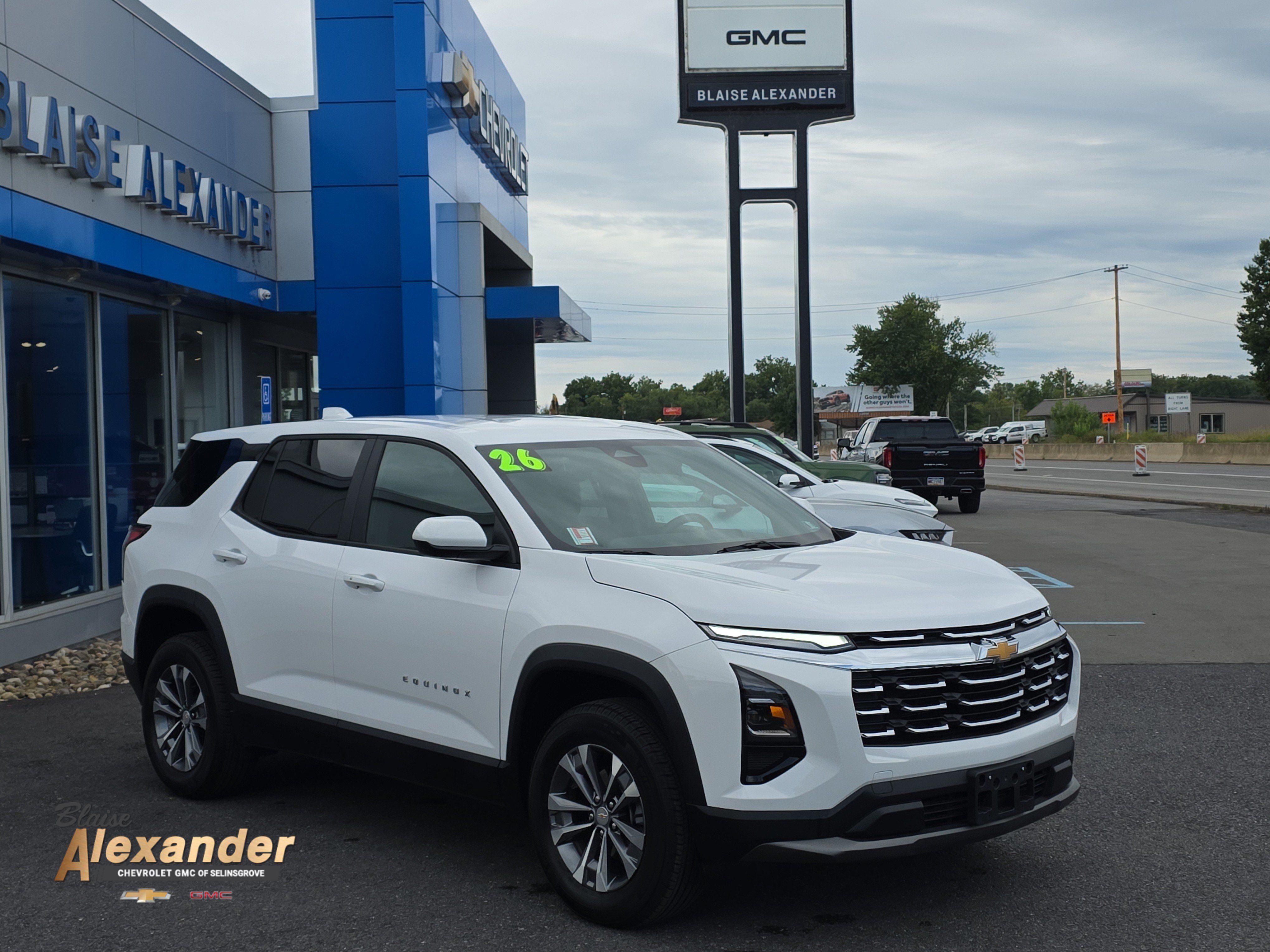 Used 2026 Chevrolet Equinox LT AWD/4WD image 1