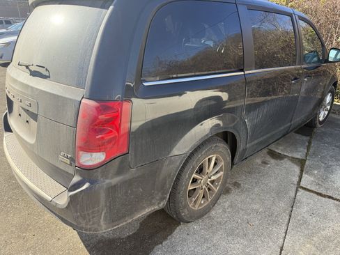 Used 2018 Dodge Grand Caravan SXT image 7