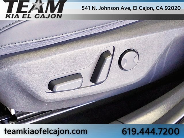 Certified 2025 Kia Niro EX FWD image 17