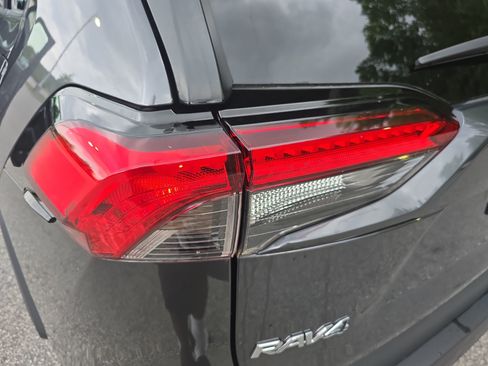 Used 2023 Toyota RAV4 LE FWD image 31