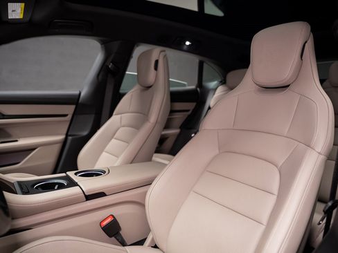 Used 2023 Porsche Taycan 4S image 60