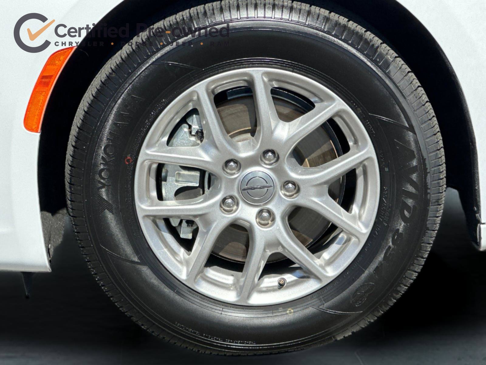 Used 2025 Chrysler Pacifica Select FWD image 27
