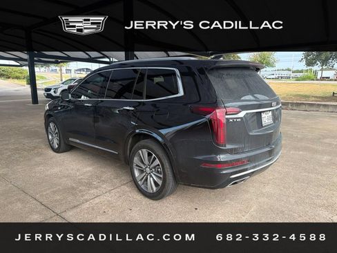 Used 2023 Cadillac XT6 Premium Luxury w/ Technology Package FWD image 5