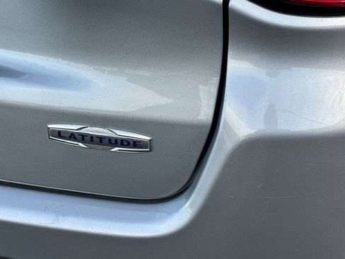 Used 2024 Jeep Compass Latitude image 47