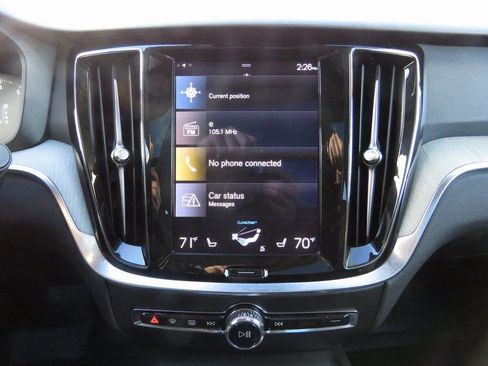 Used 2022 Volvo V60 T5 Cross Country w/ Climate Package image 28