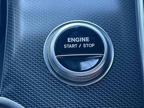 Used 2025 Mercedes-Benz GLC 350e 4MATIC image 29