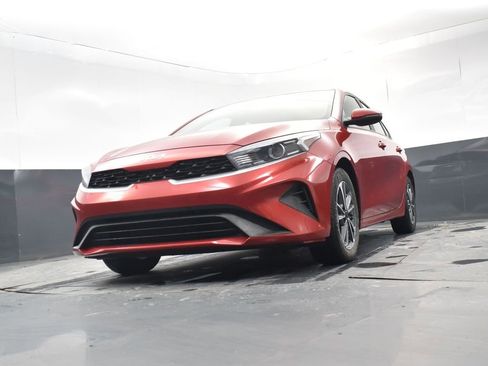 Certified 2023 Kia Forte LXS w/ LXS Technology Package image 19