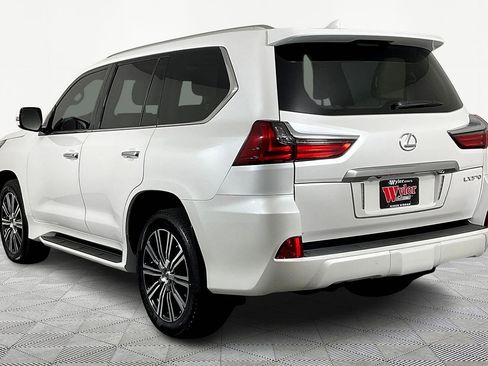 Used 2021 Lexus LX 570 4WD w/ Luxury Package image 4