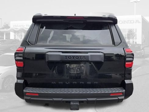 Used 2025 Toyota 4Runner SR5 AWD/4WD image 5
