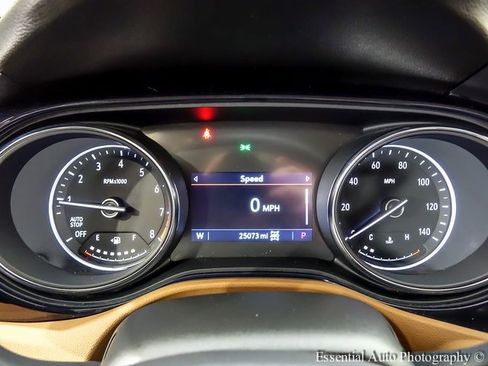 Used 2021 Buick Encore GX Essence image 12