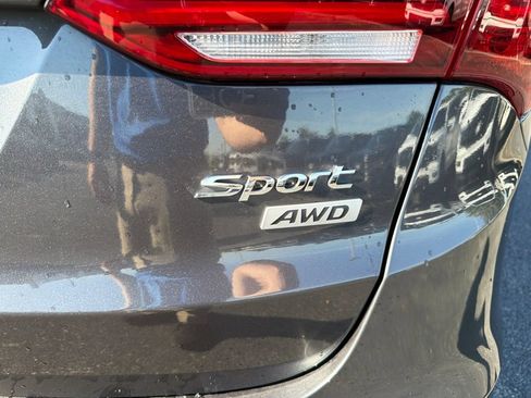 Used 2018 Hyundai Santa Fe Sport w/ 2.4L Tech Package 04 AWD/4WD image 16