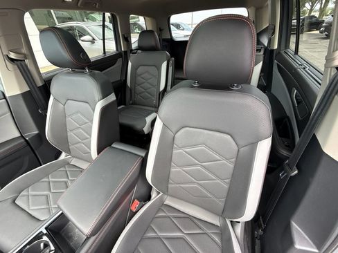 Used 2024 Volkswagen Atlas Peak Edition SEL AWD/4WD image 14