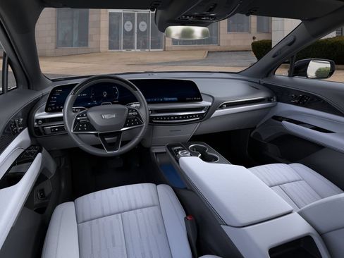 New 2026 Cadillac Lyriq Luxury AWD/4WD image 15