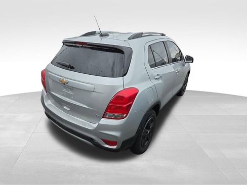 Used 2020 Chevrolet Trax LT w/ LT Convenience Package image 6