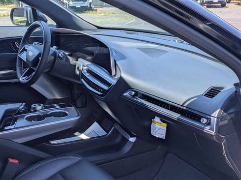 Used 2024 Cadillac Lyriq Luxury RWD image 36
