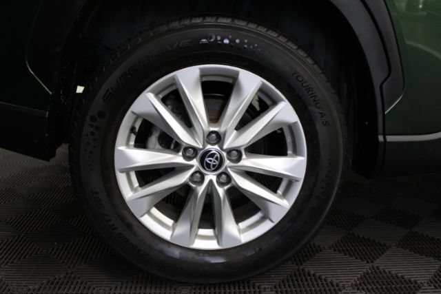 Used 2022 Toyota Corolla Cross LE w/ Moonroof Package FWD image 6